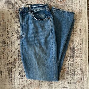 90’s Slim Straight Ultra high rise jean x Abercrombie